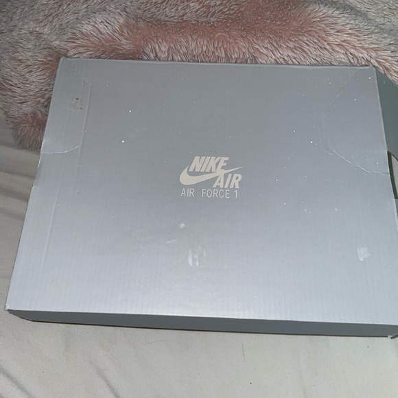 AIR FORCE 1. - Picture 5 of 5